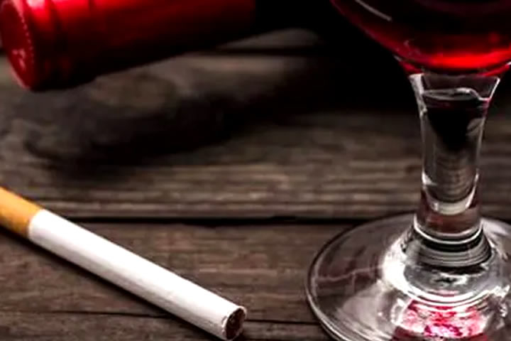 Quảng cáo thuốc lá, rượu có độ cồn trên 15 độ bị phạt đến 70 triệu đồng
