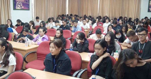 Career orientation for Bachelor of Laws in integration period