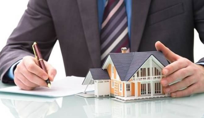 Who must pay personal income tax when authorizing the sale of real estate?