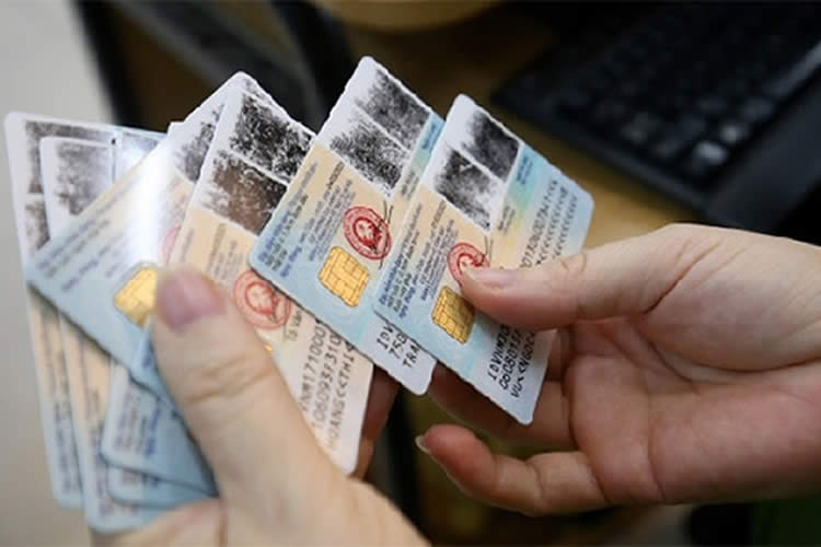 Integrating tax information, driver's license, health insurance in citizen chip-mounted identity card implemented soon