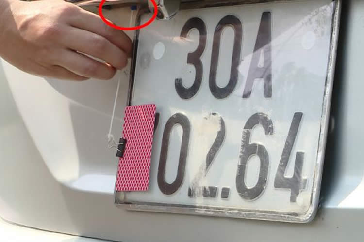 From 2022, a fine of up to 6 million VND for the act of covering car number plates