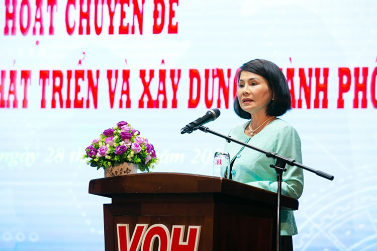 Bà Lê Thị Thanh Lâm - Phó chủ tịch Hội Nữ doanh nhân TP.HCM (HAWEE) cho rằng đội ngũ doanh nhân trẻ cần được tiếp lửa và truyền kinh nghiệm từ các thế hệ đi trước - Ảnh: Thanh Lâm