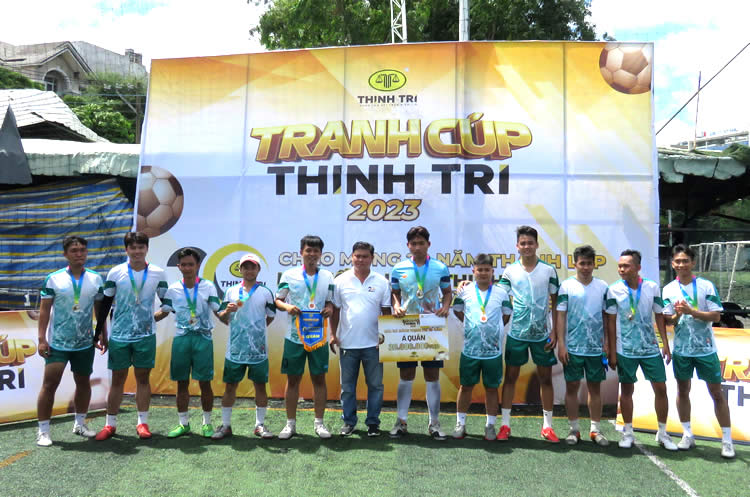 Một số hình ảnh trận chung kết và trao giải bóng đá mini nam "TRANH CÚP THỊNH TRÍ 2023"