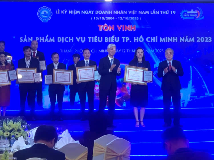 Hệ thống Luật Thịnh Trí vinh dự nhận danh hiệu sản phẩm, dịch vụ tiêu biểu Thành phố Hồ Chí Minh 2023