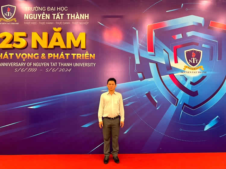 Tham dự chương trình kỷ niệm 25 năm thành lập Trường Đại học Nguyễn Tất Thành: “Khát vọng và phát triển”